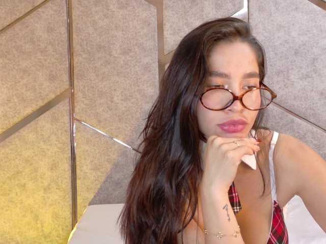 JuliaVega live cam on UnifiedCams
