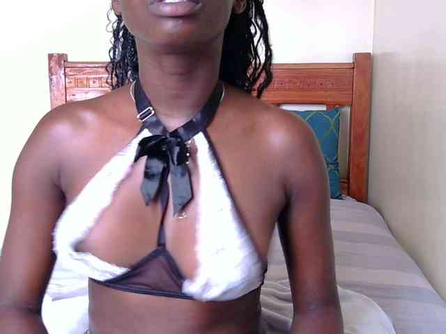 Model: Petitecharm