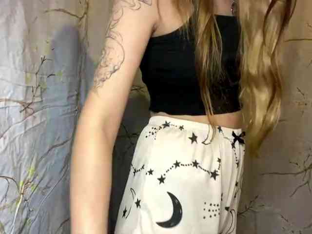 DelindaHeitner webcam