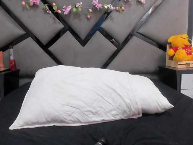 akiraloveee live cam on BongaCams