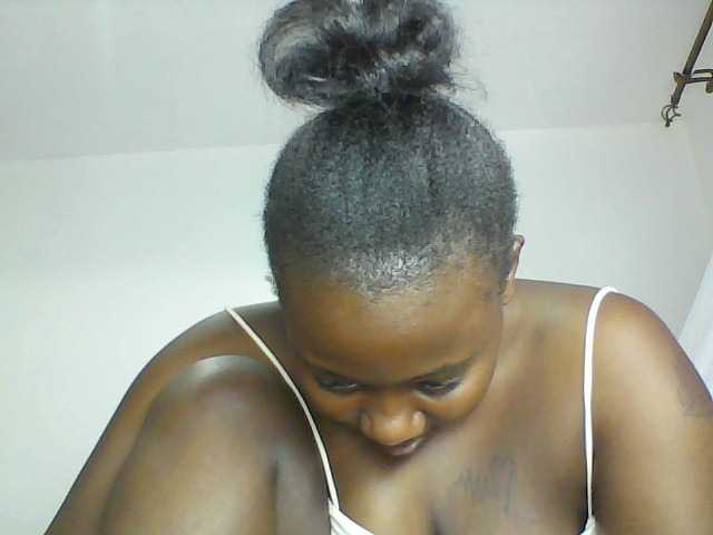 Lovelypam live cam on BongaCams
