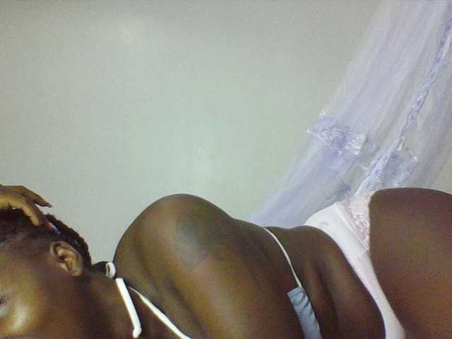 Lovelypam live cam on BongaCams