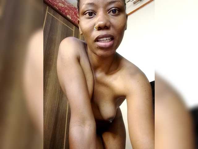 Deshlii live cam on BongaCams