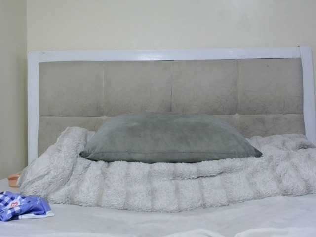 le modèle Deshlii est en webcam porno dans un show sur le site bongacams, il possède les tags suivants: Ebony,Brunette,Trimmed