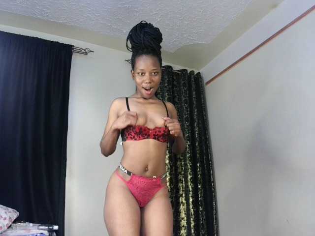 Deshlii live cam on BongaCams