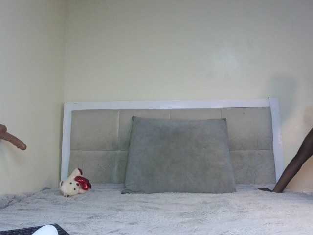 Deshlii live webcam show