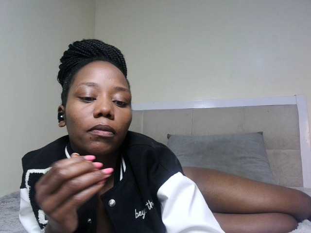 Deshlii live cam on BongaCams