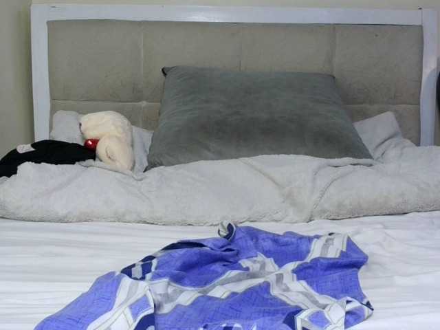 Deshlii live cam on BongaCams