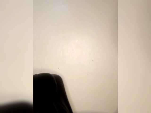 Deshlii live cam on BongaCams