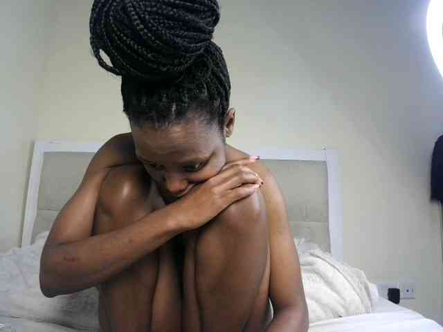 Deshlii Live Webcam on BongaCams