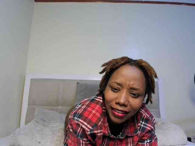 Deshlii Live Webcam on BongaCams