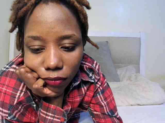 Deshlii Live Webcam on BongaCams