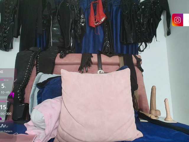 shengyiblue's BongaCams show and profile