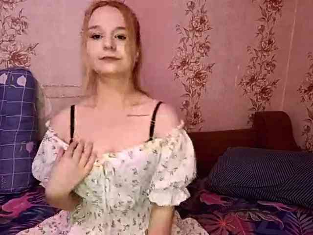 EmileeBlossom webcam