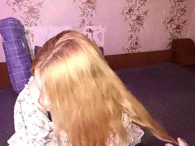EmileeBlossom webcam