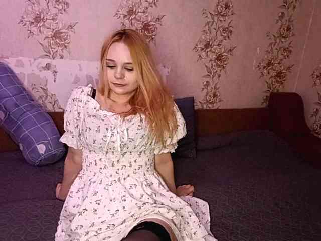 EmileeBlossom webcam