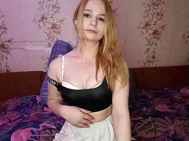 EmileeBlossom webcam