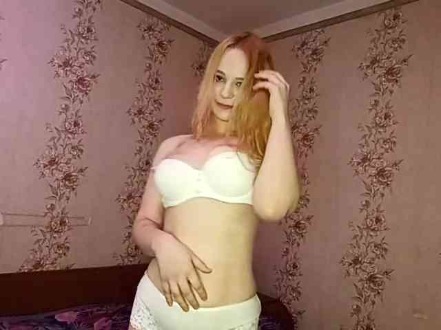 EmileeBlossom webcam