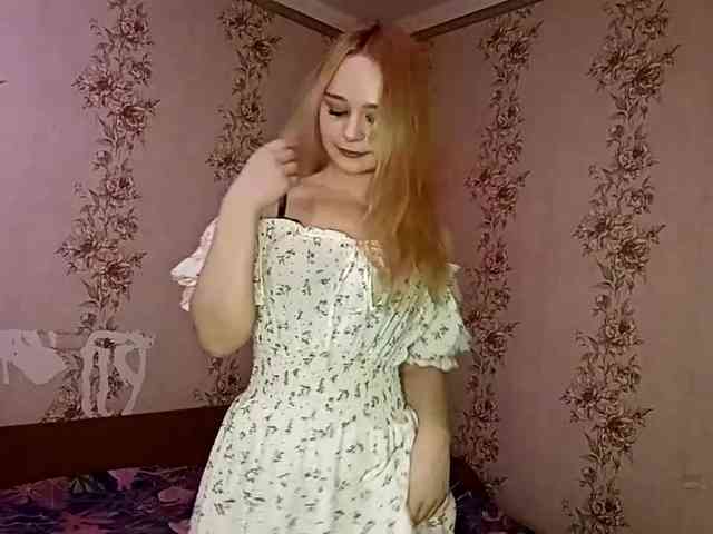 EmileeBlossom webcam