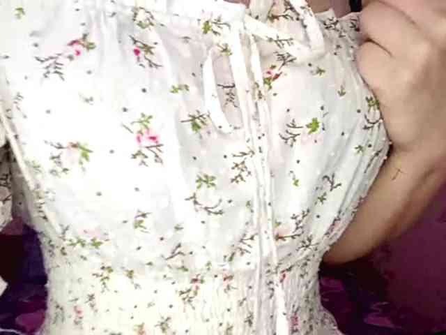 EmileeBlossom webcam