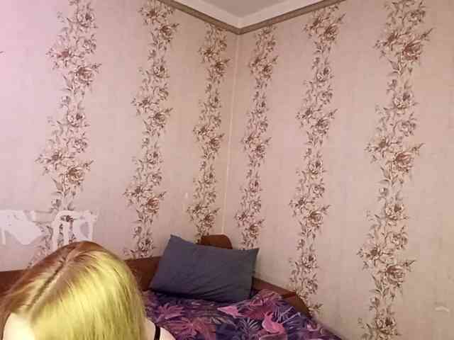 EmileeBlossom webcam