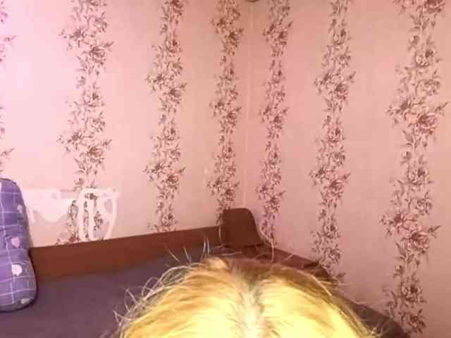 EmileeBlossom webcam