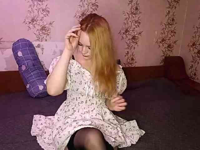 EmileeBlossom webcam