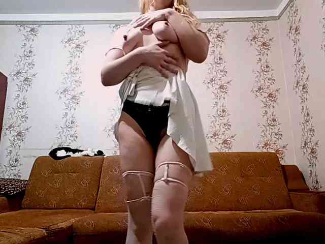 EmileeBlossom webcam