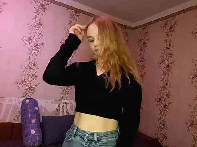 EmileeBlossom webcam