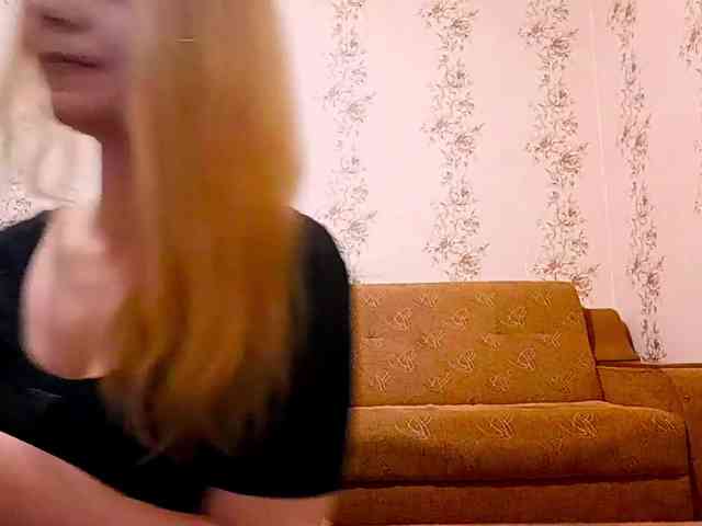 EmileeBlossom webcam