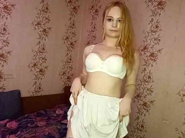 EmileeBlossom webcam