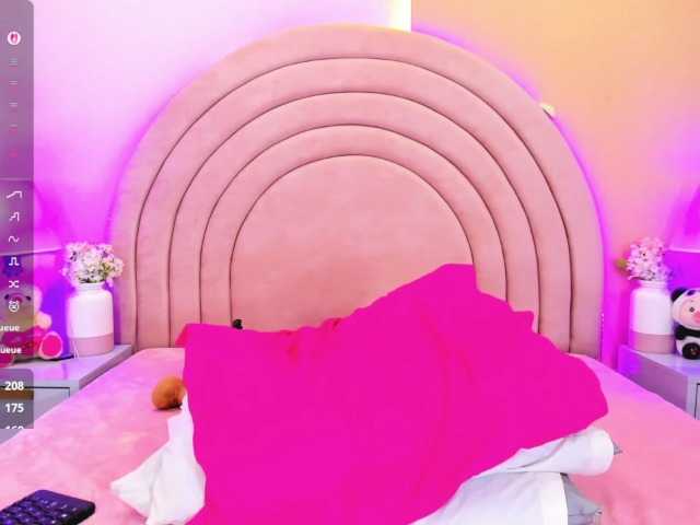 KikiiSweet live cam on BongaCams