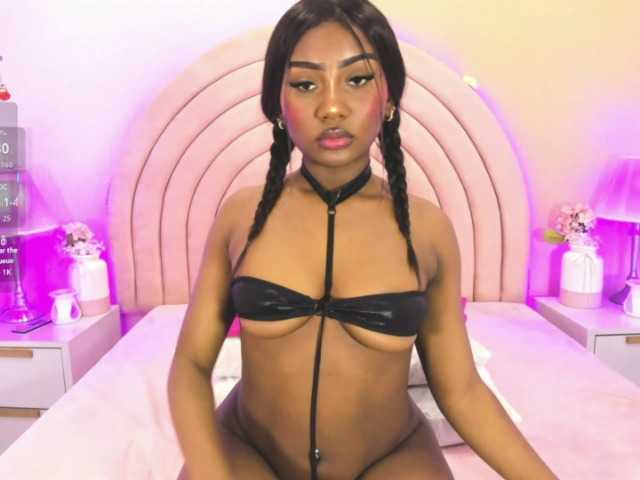 KikiiSweet live cam on BongaCams