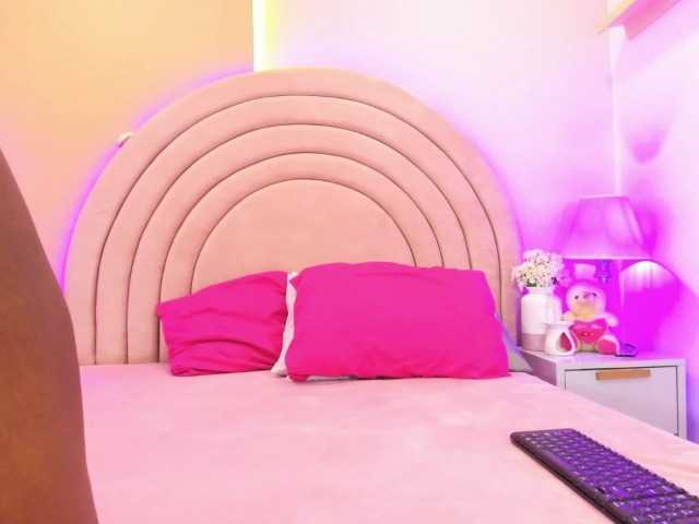 KikiiSweet live cam on BongaCams