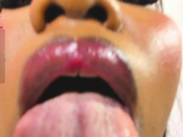 KikiiSweet live cam on BongaCams