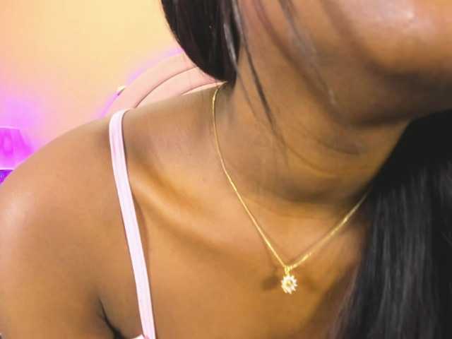 KikiiSweet live cam on BongaCams
