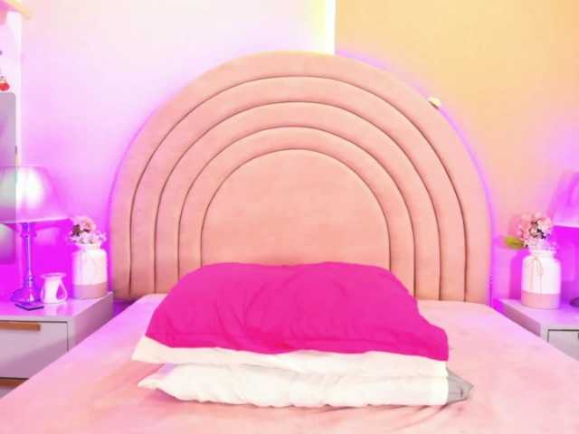 KikiiSweet live cam on BongaCams