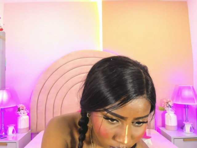 KikiiSweet live cam on BongaCams