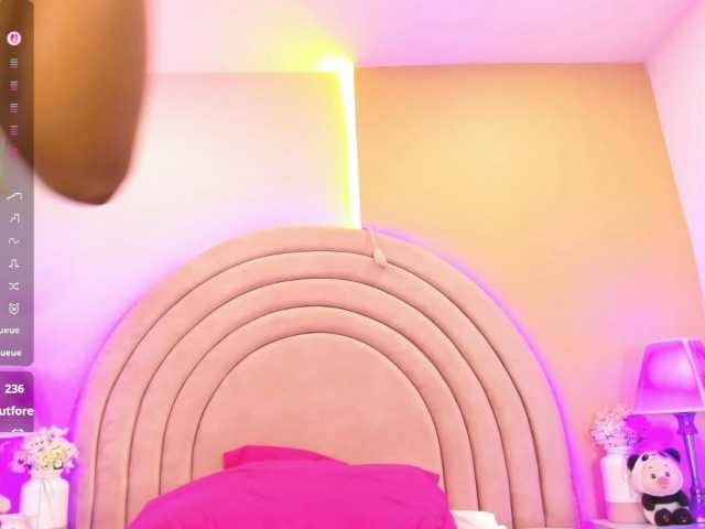 KikiiSweet live cam on BongaCams