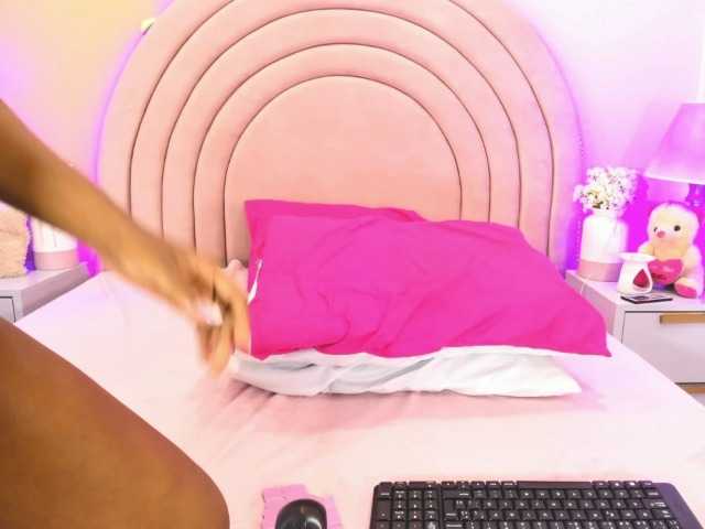 KikiiSweet live webcam show