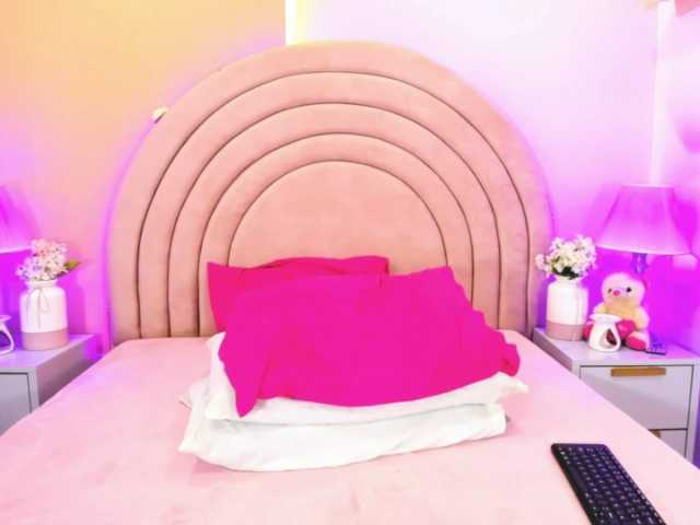 KikiiSweet live cam on BongaCams