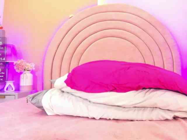 KikiiSweet webcam