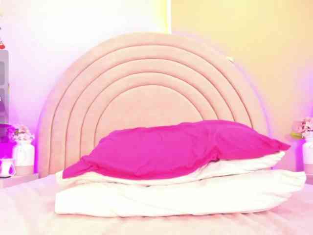 KikiiSweet webcam