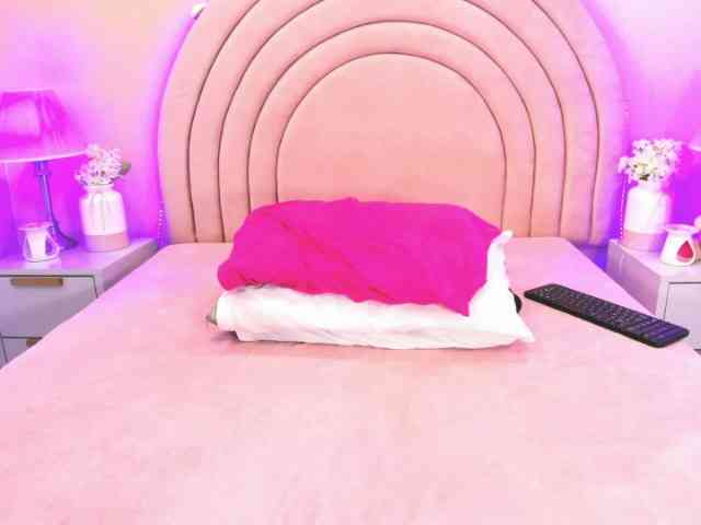 KikiiSweet webcam