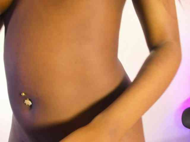 KikiiSweet webcam