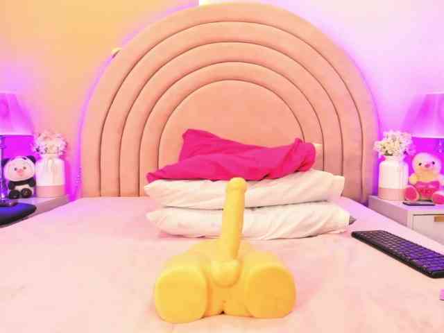 KikiiSweet webcam