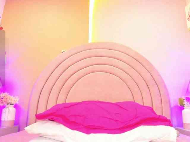 KikiiSweet webcam