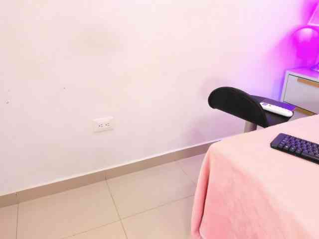 KikiiSweet webcam