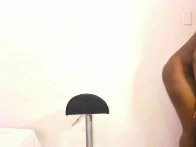 KikiiSweet webcam