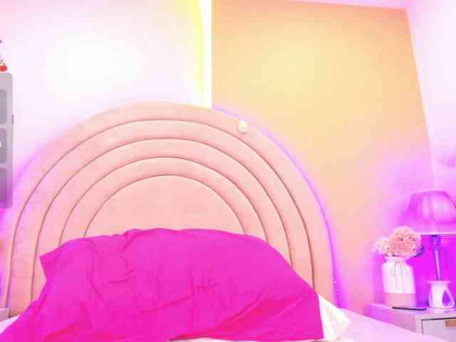 KikiiSweet webcam